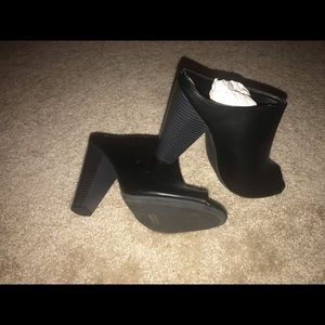 Women’s black mules